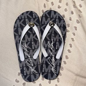 Michael Kors Logo flip flop